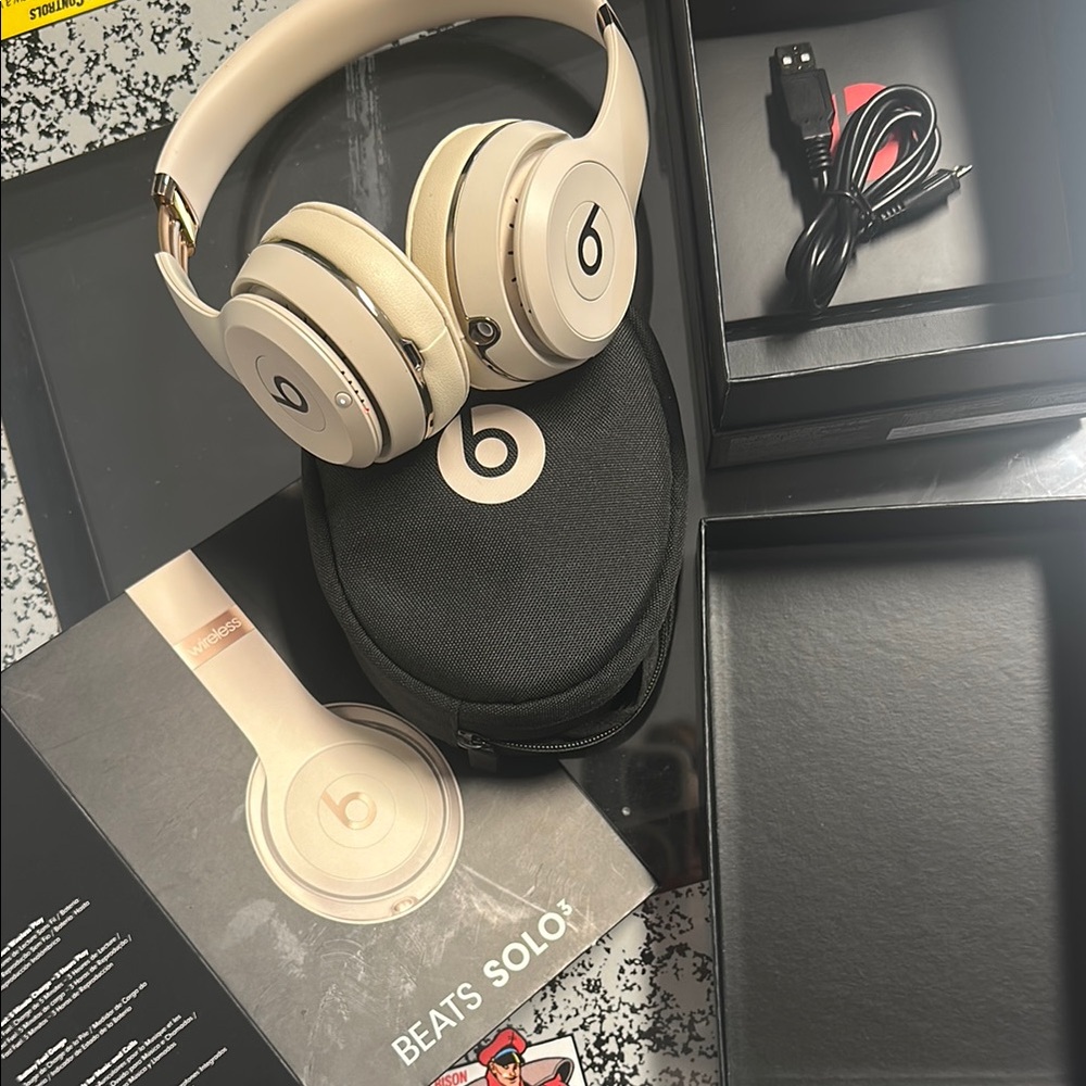 Solo3 Wireless Headphones - Cream